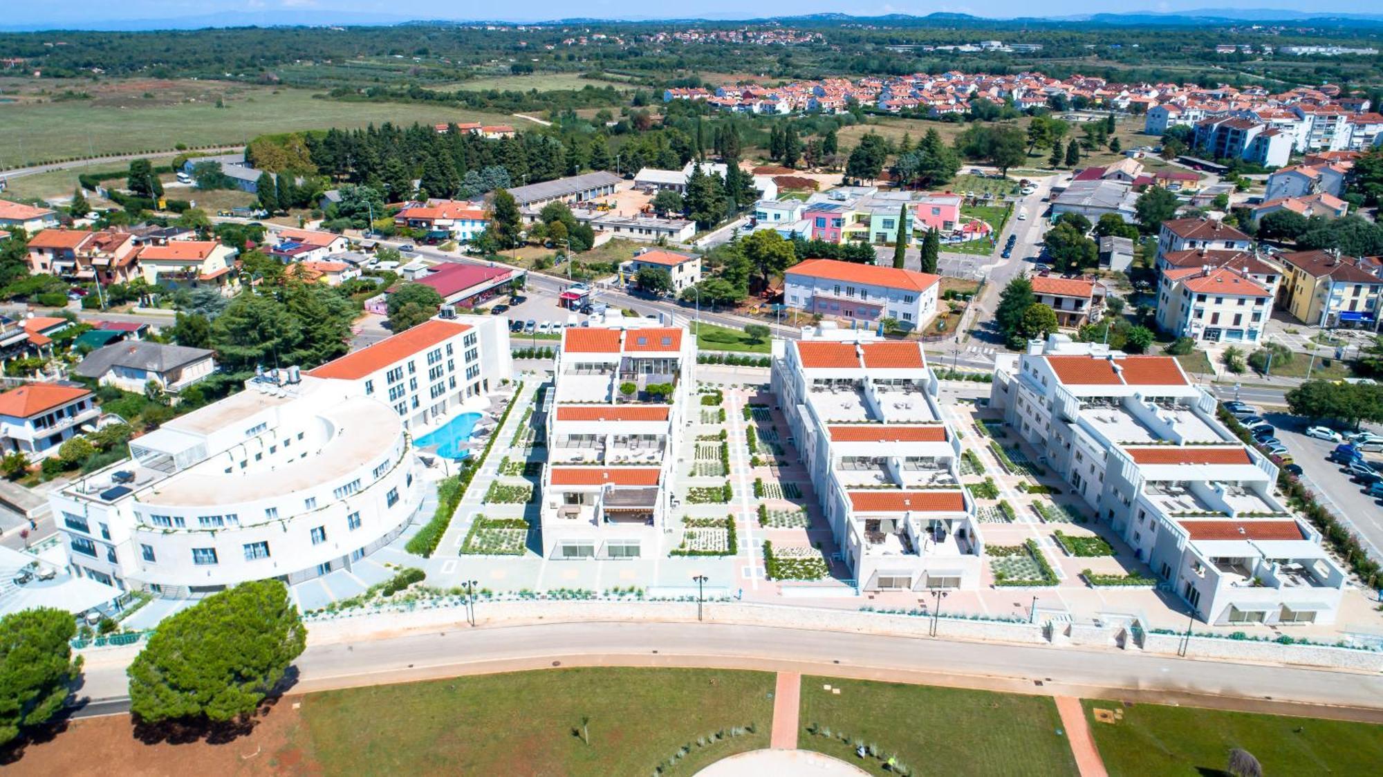 The Garden Palace Umag By Locap Group Extérieur photo